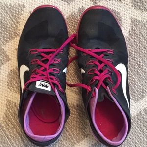 Nike Training Hyperworkout+ sneakers sz8.5/40